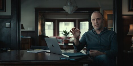 Apple TV+「ハリウッド・コン・クイーン ～前代未聞の詐欺事件～」場面写真