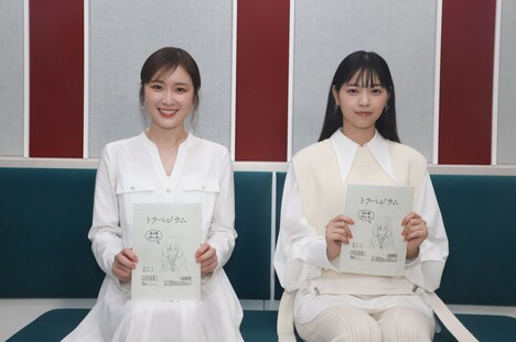 左から高山一実、西野七瀬。