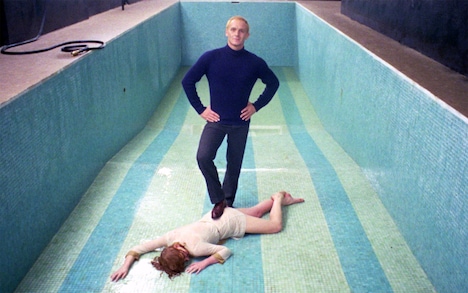 「男女残酷物語／サソリ決戦」場面写真