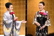 左から坂本冬美、一路真輝。