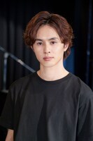 神木竜役の草川拓弥。