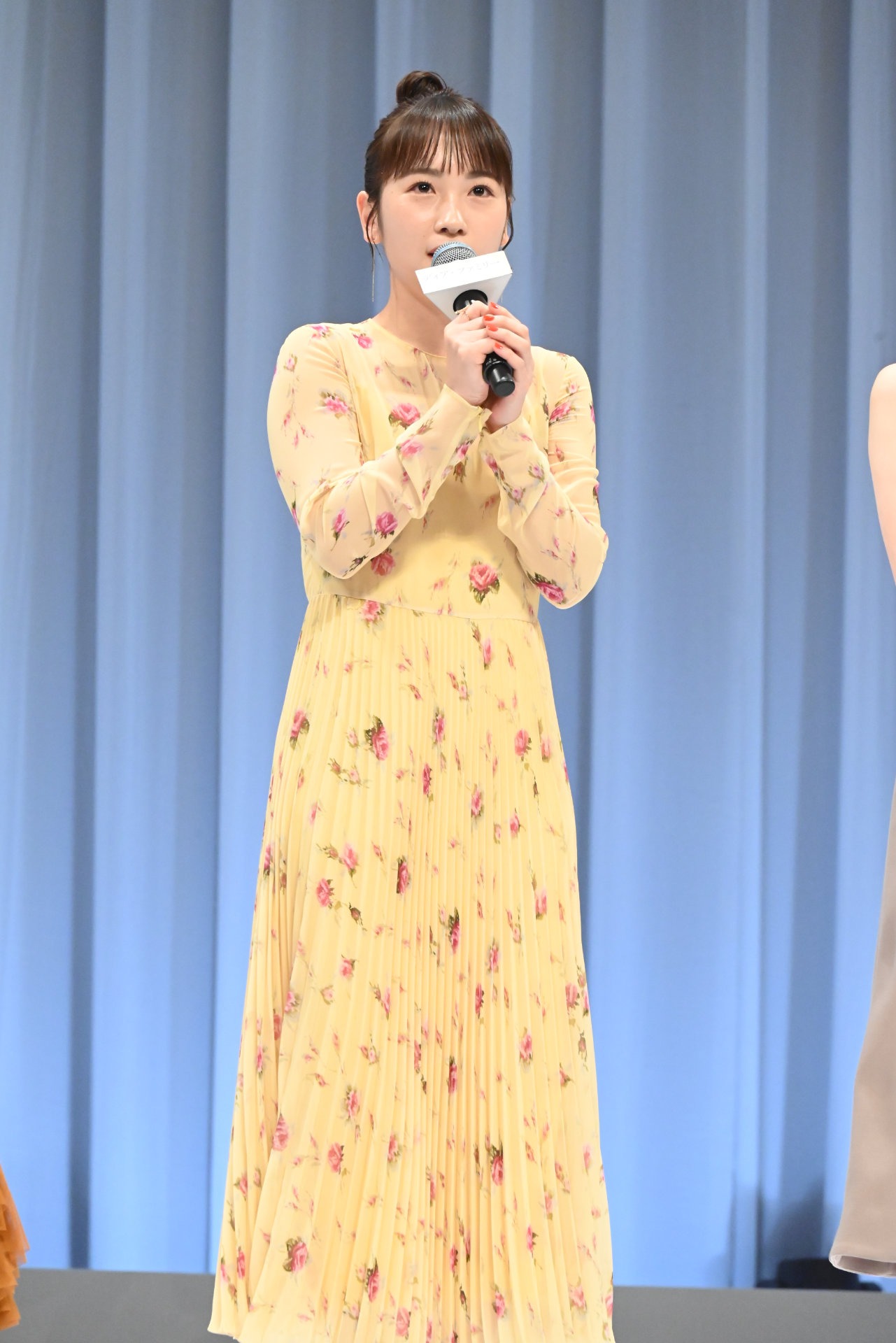 川栄李奈