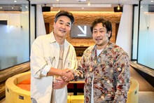 イ・ジェギュ（左）と森井輝（右）。