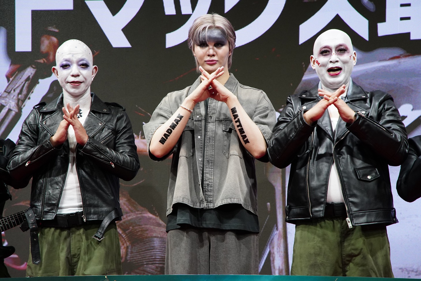 左から小峠英二、Matt、長谷川雅紀。