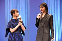 左から平祐奈、志田彩良。