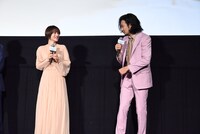 左から石原さとみ、青木崇高。