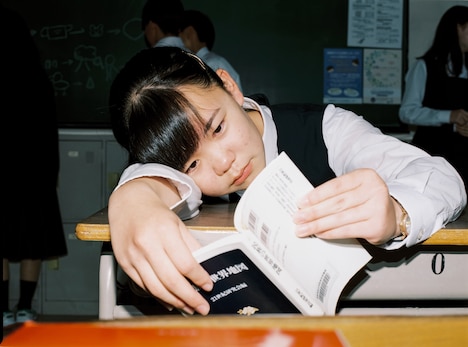 「満月、世界」場面写真
