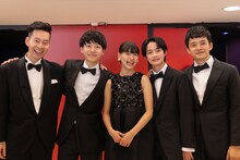 左より佐藤良成、奥山大史、中西希亜良、越山敬達、池松壮亮。