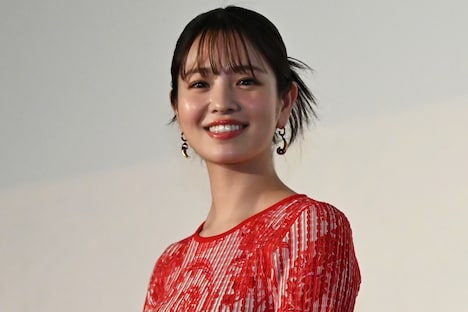 横田真悠