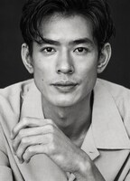 藤田ヨシヲ役の中島歩。