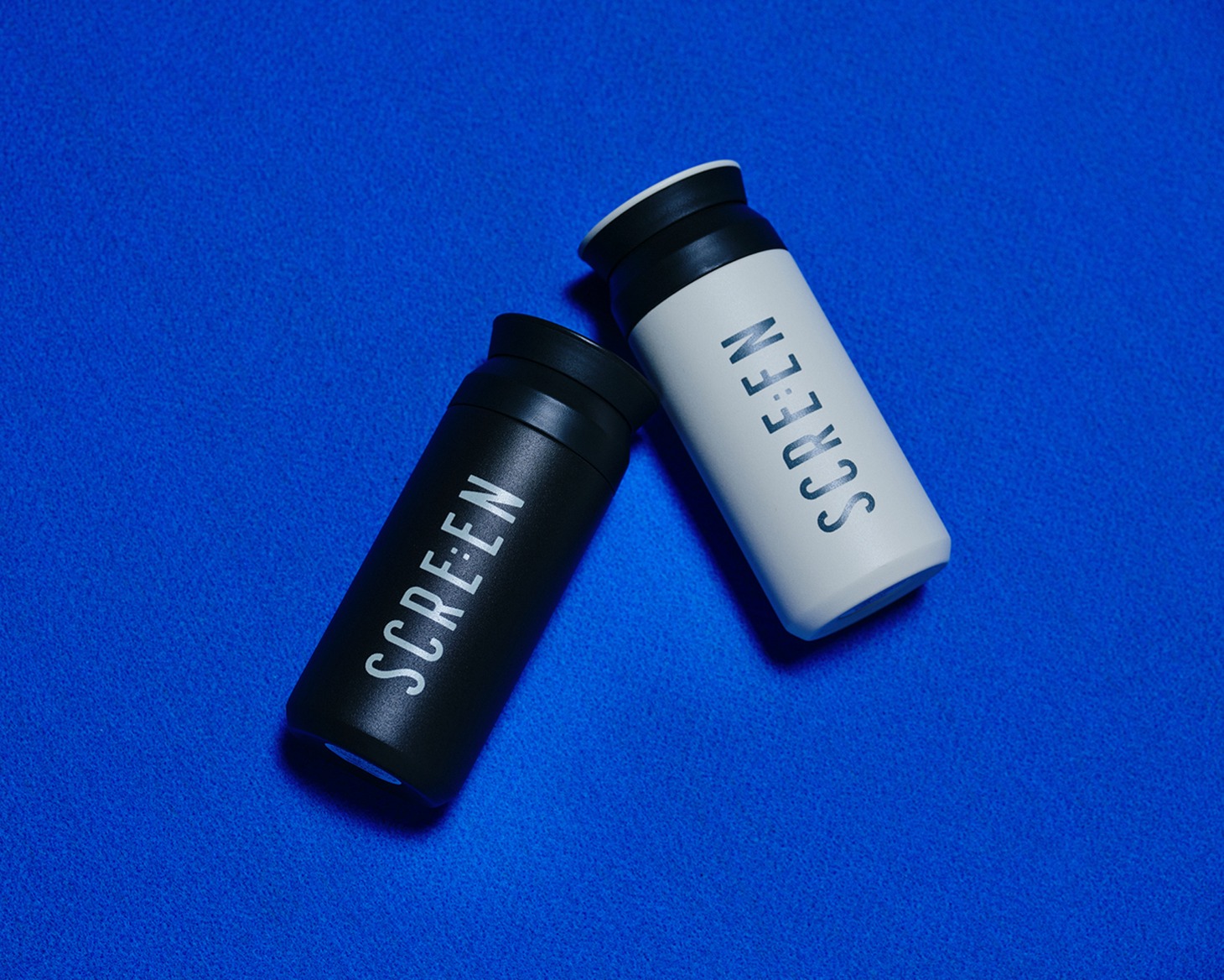 TRAVEL TUMBLER / BLACK・WHITE（各税込3800円）