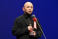 新人監督賞を受賞した工藤将亮。