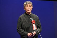 ダイヤモンド大賞（淀川長治賞）を受賞した小林薫。