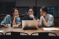 「ターゲット─出品者は殺人鬼─」場面写真