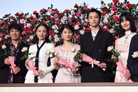 「ハピネス」公開記念舞台挨拶の様子。