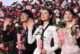 左から山崎まさよし、吉田羊、蒔田彩珠。