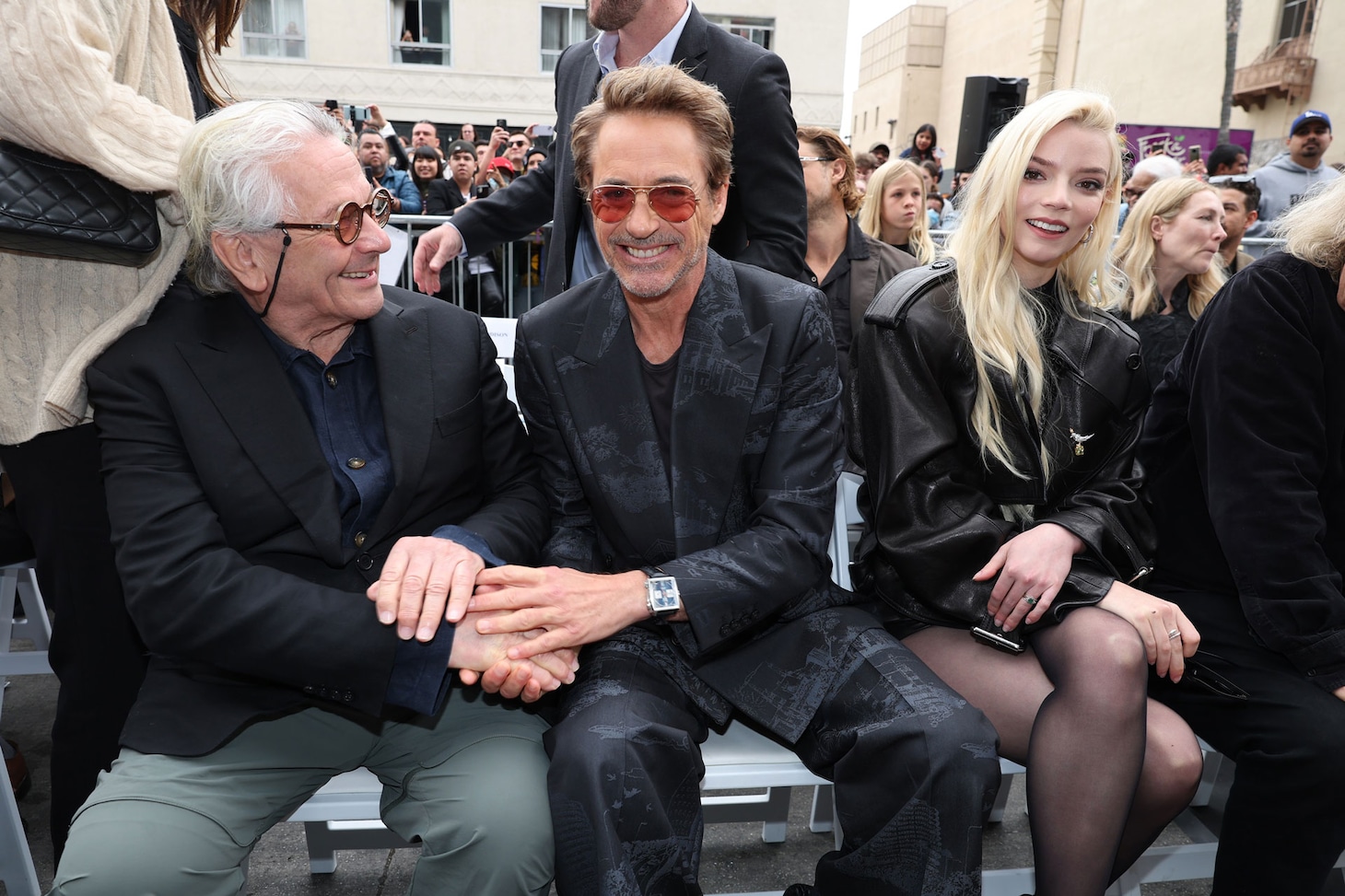式典に駆け付けたゲストたち。左からジョージ・ミラー、ロバート・ダウニー・Jr.、アニャ・テイラー＝ジョイ。