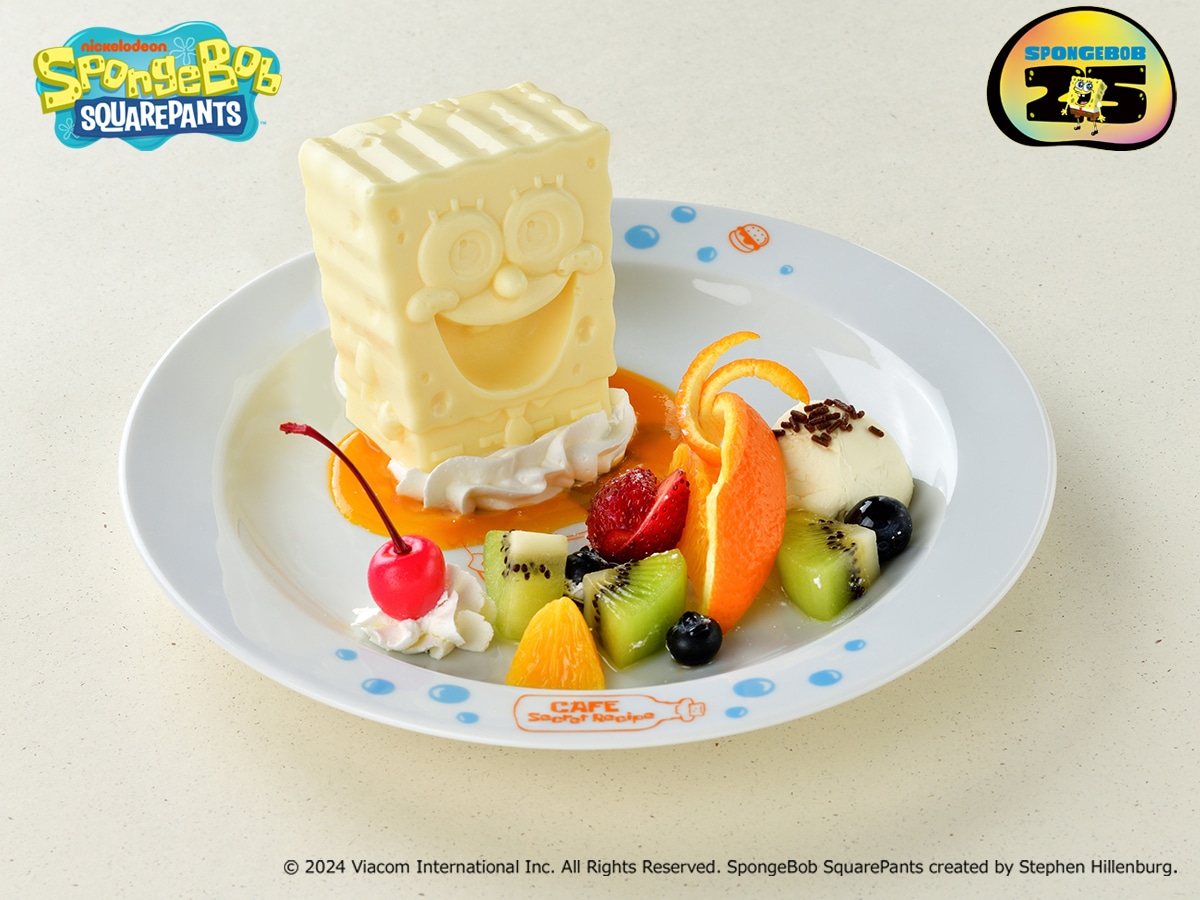 「秘密のソースと彩りフルーツのごきげんなケーキ」イメージ（税込1780円 / スーベニアプレート付きは税込2980円）