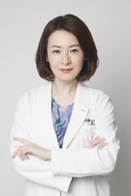 松澤周子を演じる檀れい。