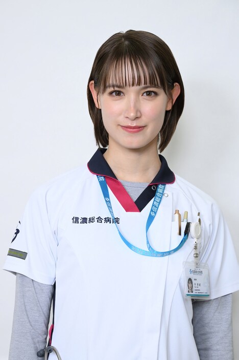 平早紀を演じるトラウデン直美。