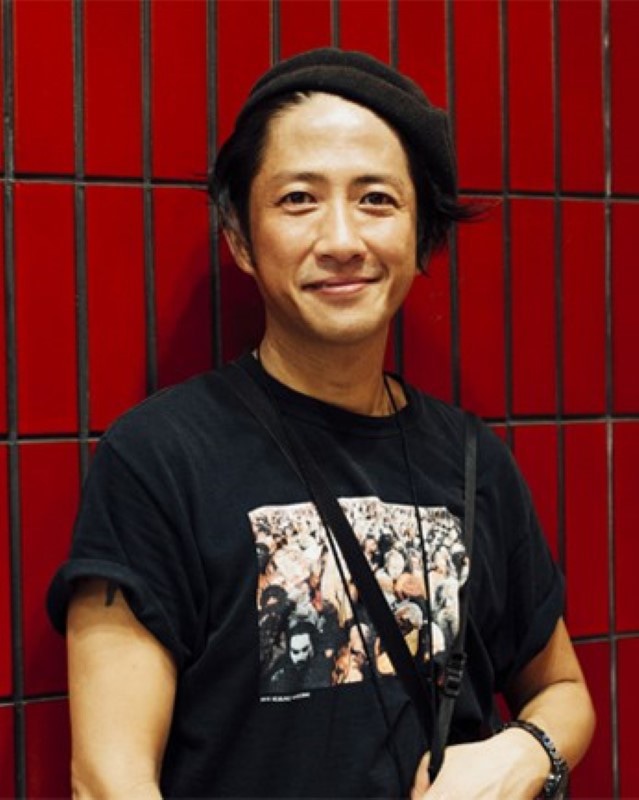 名越啓介