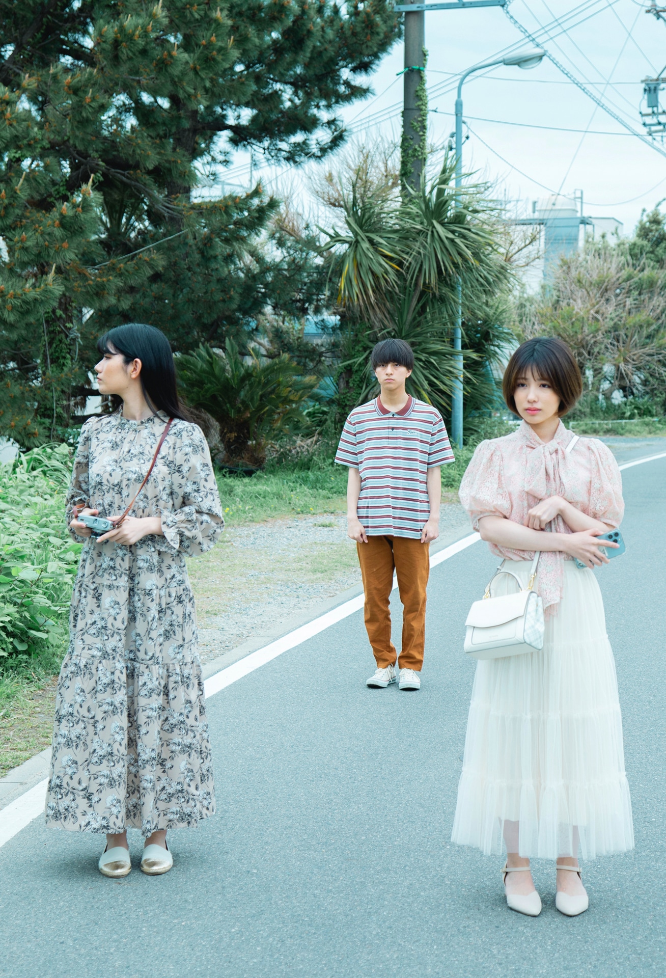 左から松田凛空役の福島彩菜、鈴木大洋役の竹内雄大、佐野晴香役の若菜みさ