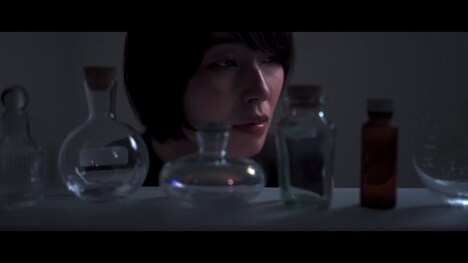 「透明なかさぶた」場面写真