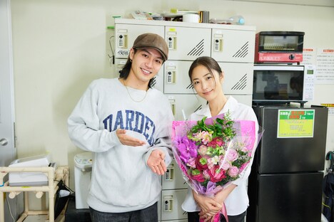 左から松田元太、MEGUMI。