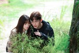 中国ドラマ「2人の恋の森 ～A Romance of the Little Forest～」より、左からユー・シューシン（虞書欣）演じる虞美人（ユー・メイレン）、チャン・ビンビン（張彬彬）演じる荘羽（ジュアン・ユー）。