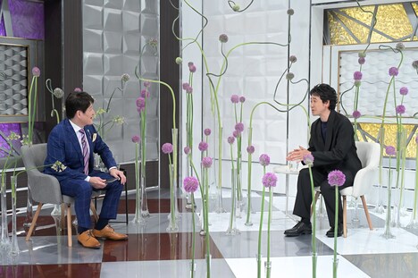 左から林修、大泉洋。