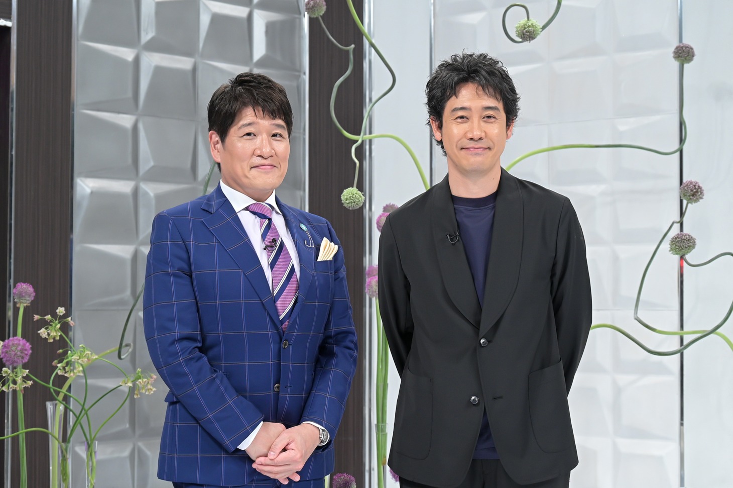 左から林修、大泉洋。