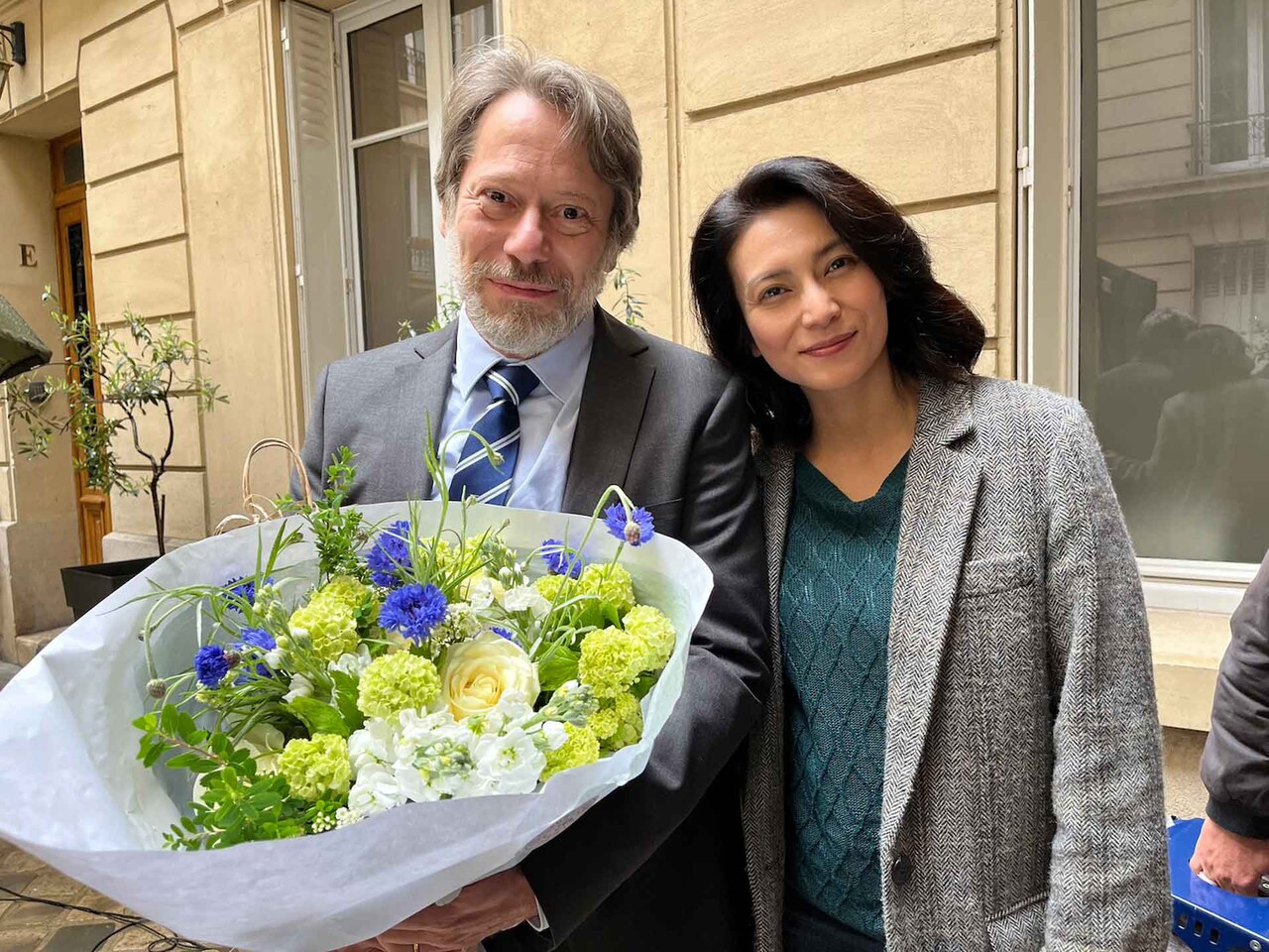 左からマチュー・アマルリック、柴咲コウ。