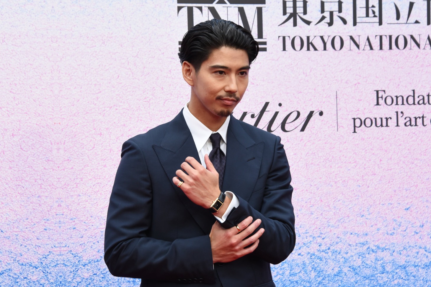 賀来賢人