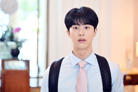 「ブラックペアン シーズン2」より、キム・ムジュン演じるパク・ミンジェ。