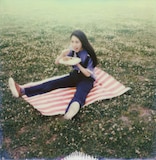 「君の住む街 復刻版」より、久保田紗友。