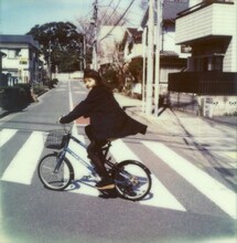 「君の住む街 復刻版」より、有村架純。