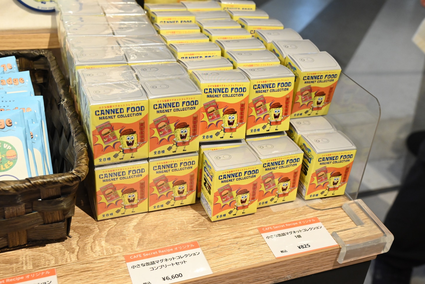 「CAFE Secret Recipe」で販売されるグッズの一部。