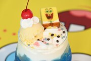 「まるで海の中!?しょっぱくない海色クリームソーダパフェ」
