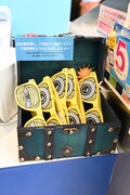 店内に置いてある、記念撮影用のメガネ。