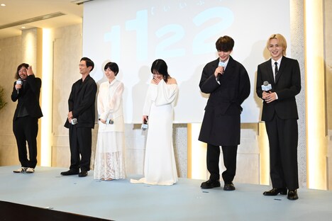 ドラマ「1122 いいふうふ」完成披露イベントの様子。