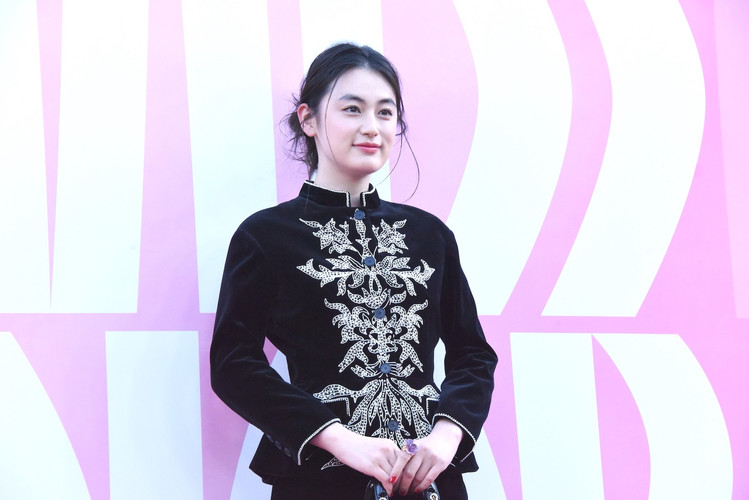 八木莉可子