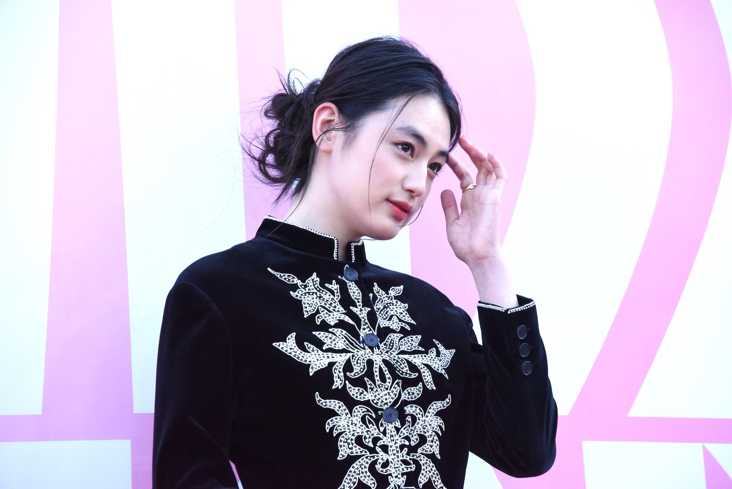 八木莉可子