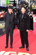 左から佐藤浩市、玉木宏。