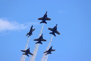 「THE BLUE ANGELS」場面写真