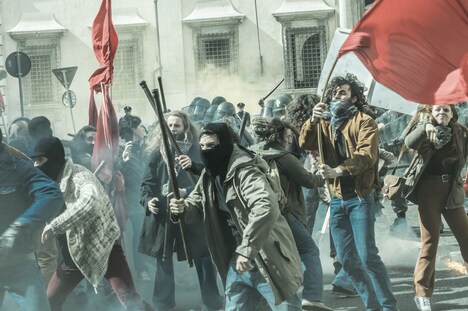 「夜の外側 イタリアを震撼させた55日間」場面写真