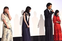 「ディア・ファミリー」初日舞台挨拶の様子。