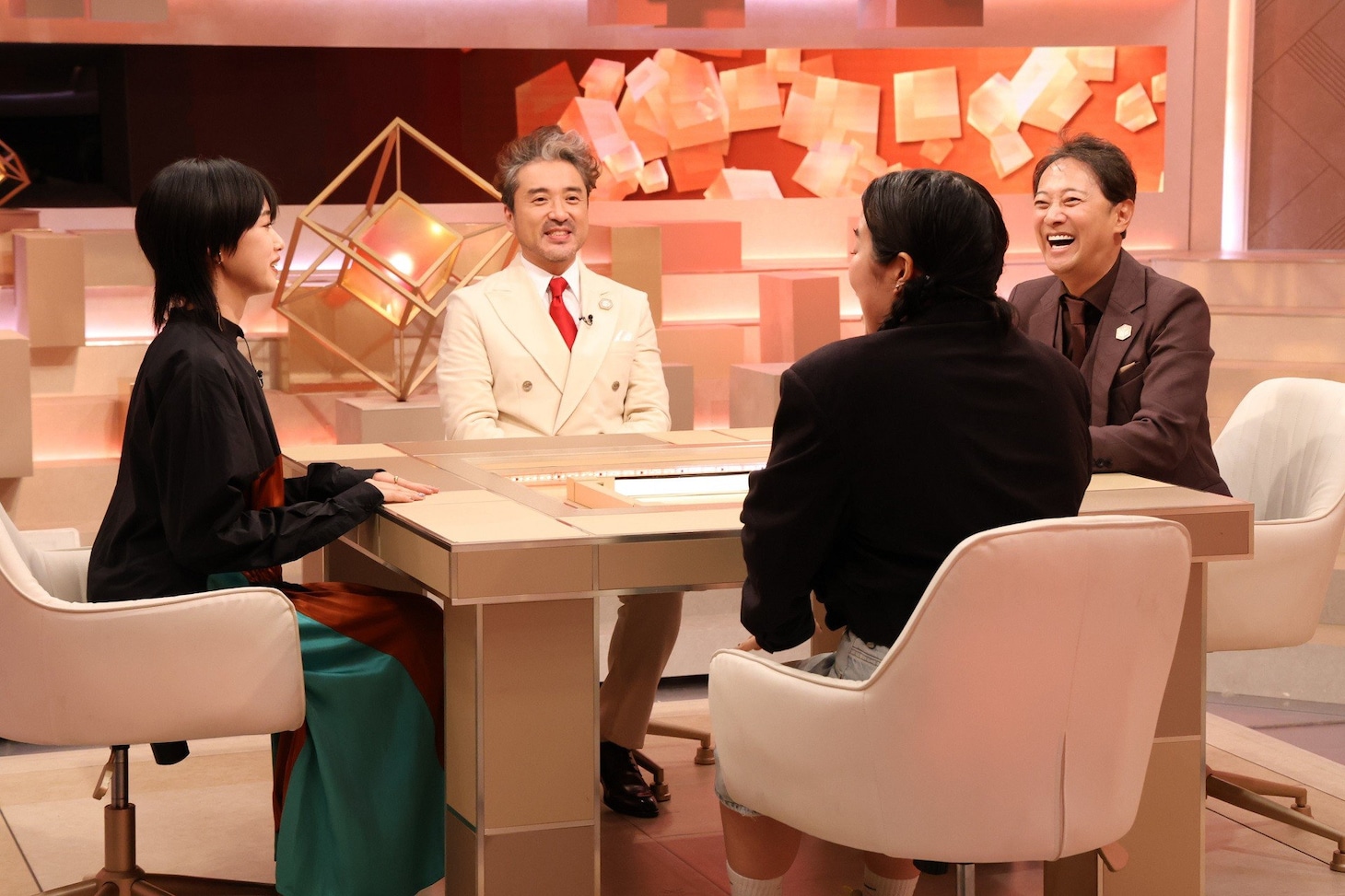 左から時計回りに河合優実、ムロツヨシ、中居正広、ゆりやんレトリィバァ。