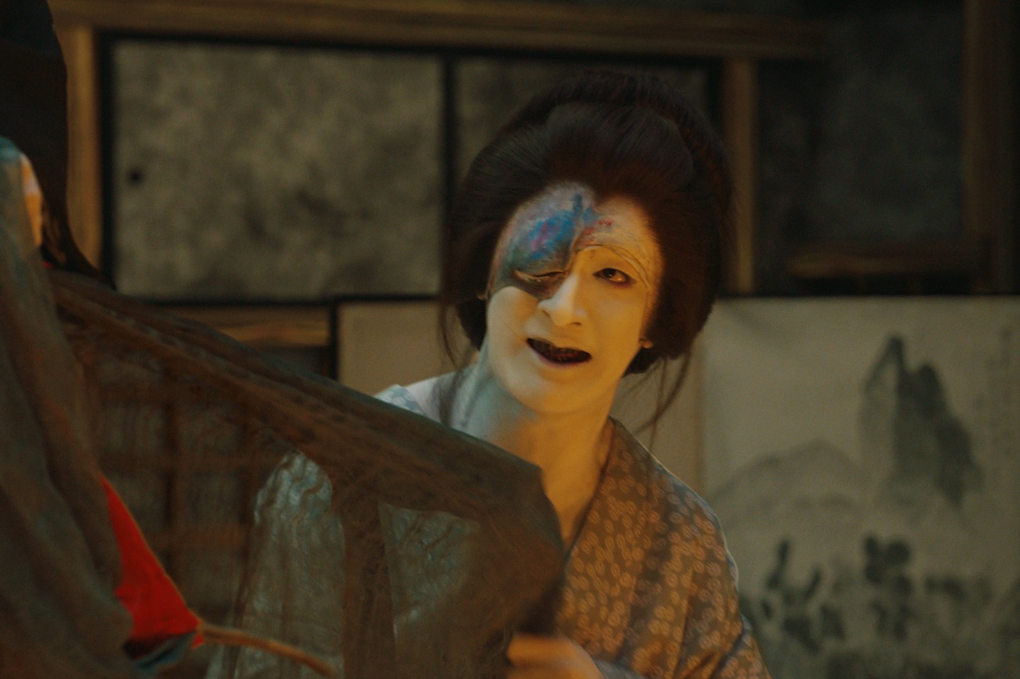 映画「八犬伝」より、尾上右近の出演シーン。