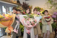 左から瀬戸康史、村方乃々佳、生見愛瑠、小日向ゆか、小池唯。