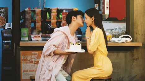 中国ドラマ「ありのままの君に恋して」より、左からライ・グァンリン演じるシュー・グアンシー、アンジェラベイビー演じるイン・イーコー。